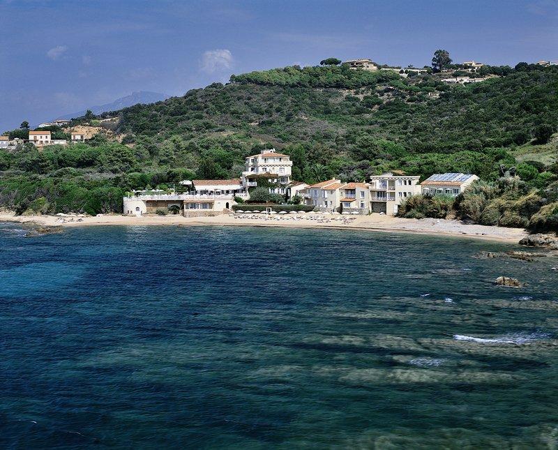 פורטיסיו Hotel Le Maquis מראה חיצוני תמונה
